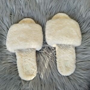 SKIMS white The Slide Faux Fur Slipper EU 37 US 6.5